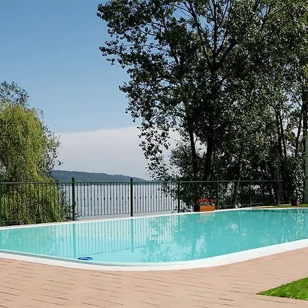 Hotel apartamentowy Greta Meina